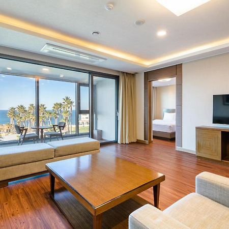Uni Hotel Jeju Exterior foto